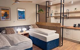 Breeze Studio With Balcony